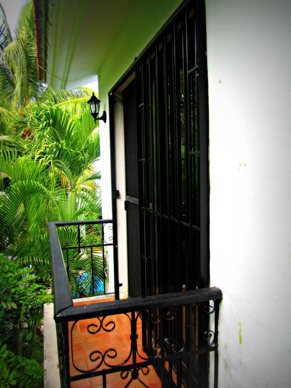 B&B Villa Hibiscus Плая-дель-Кармен Экстерьер фото